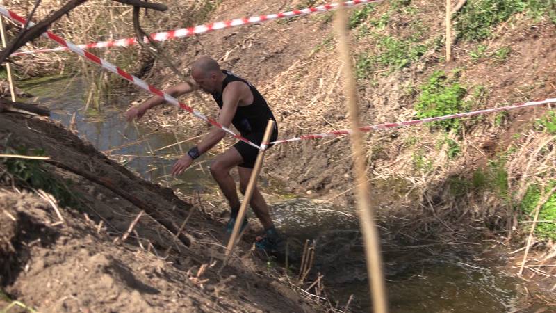 BIEG Z PRZESZKODAMI W WIKTOROWIE